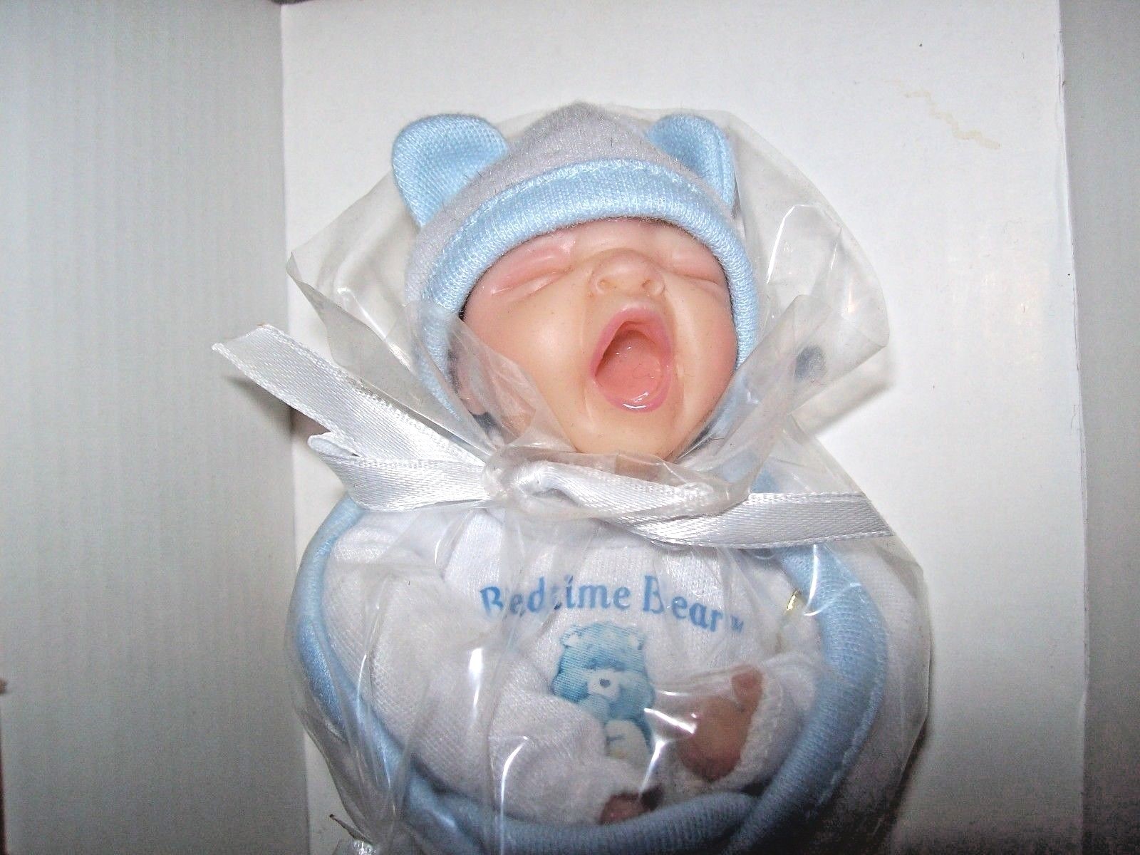 ASHTON DRAKE / CHERYL HILL VINYL CARE BEAR 