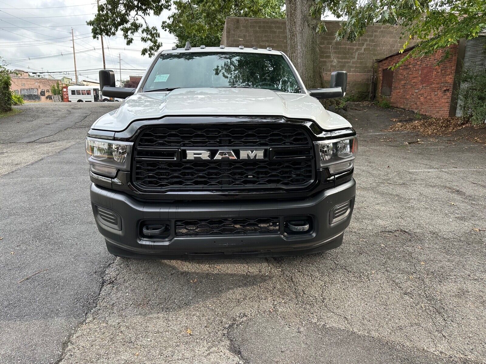 Owner 2022 Ram 3500 Pickup White 4WD Automatic Utility truck