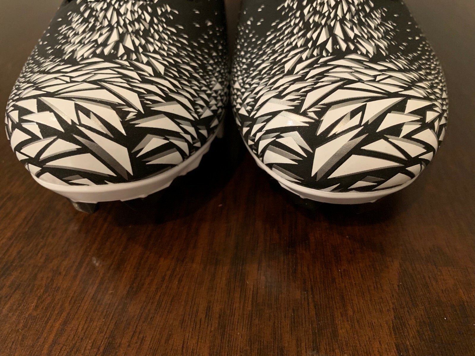 Nike Varsity Low TD Mens 11.5 Football Cleats Black White Silver NWOB 880319-010