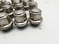 Ford Kuga DM2 16-20 Satz Radmuttern Muttern Radbolzen Ford Kuga DM2 16-20 27.12.2018 JU4J-1A219-AA gebraucht Vorschau 4