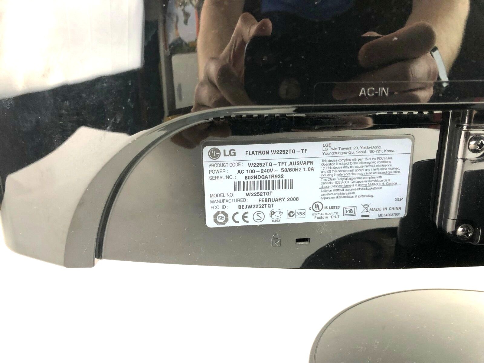 LG Computer Monitor 22” Flatron W2252TQ *Excellent Condition* Tested*