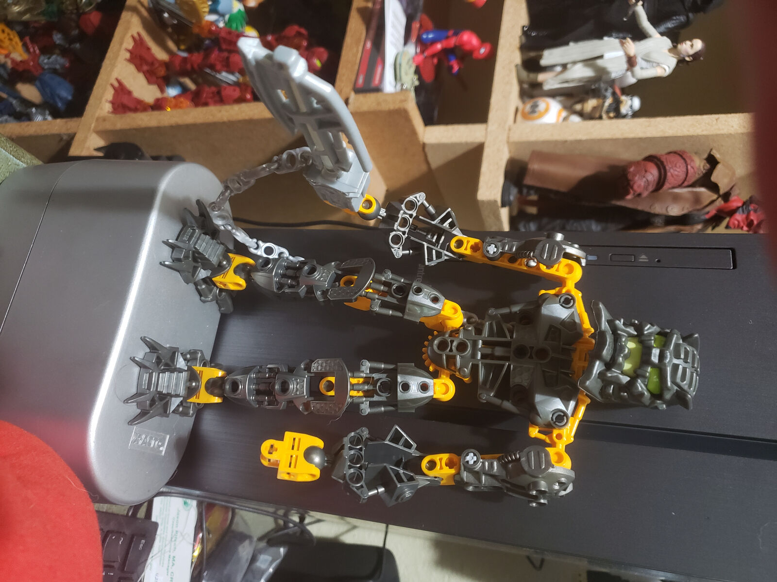 LEGO BIonicle -“ TOA INIKA HEWKII “ (8730) 97% Complete LEGO BIonicle -“ TOA INIKA HEWKII “ (8730) 97% Complete