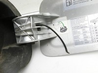 Audi A8 4E 05-08 Tankdeckel Tankklappe LY7W Audi A8 4E 05-08 17.05.2006 4E0010376R 4E0010502FF gebraucht Vorschau 7