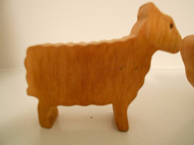SMALL WOODEN SHEEP/RAM HANDCARVED*SALISBURY, ENGLAND 1987*EUC