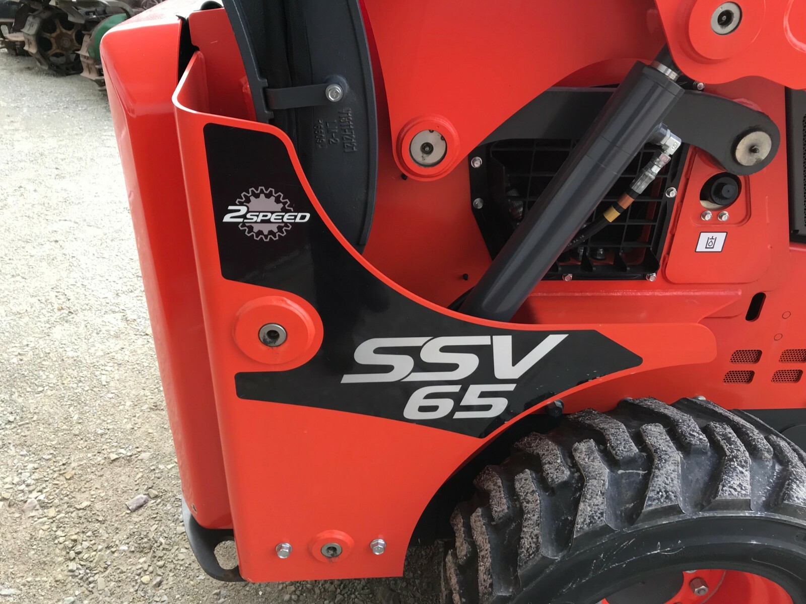 2017 KUBOTA SSV65
