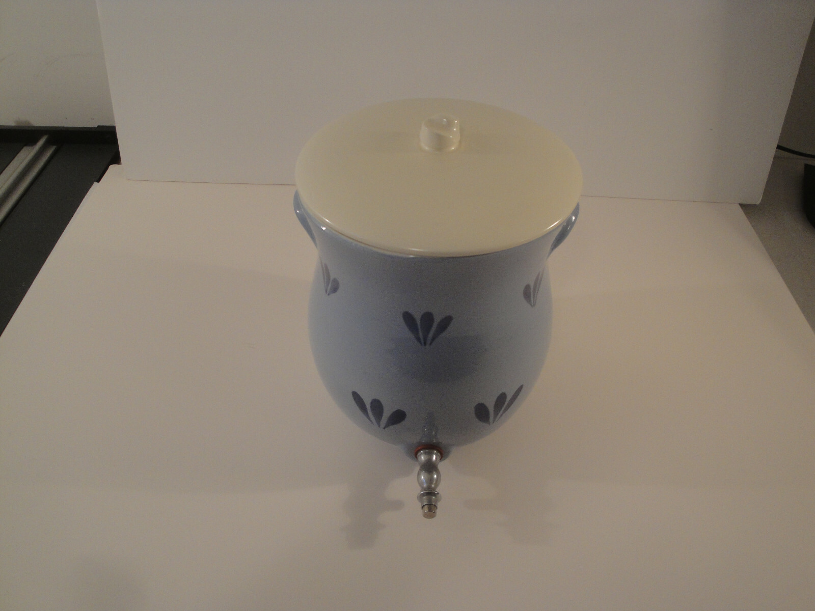 Red Wing Dinnerware Delta Blue Watercooler Lid And Stand Very Rare!