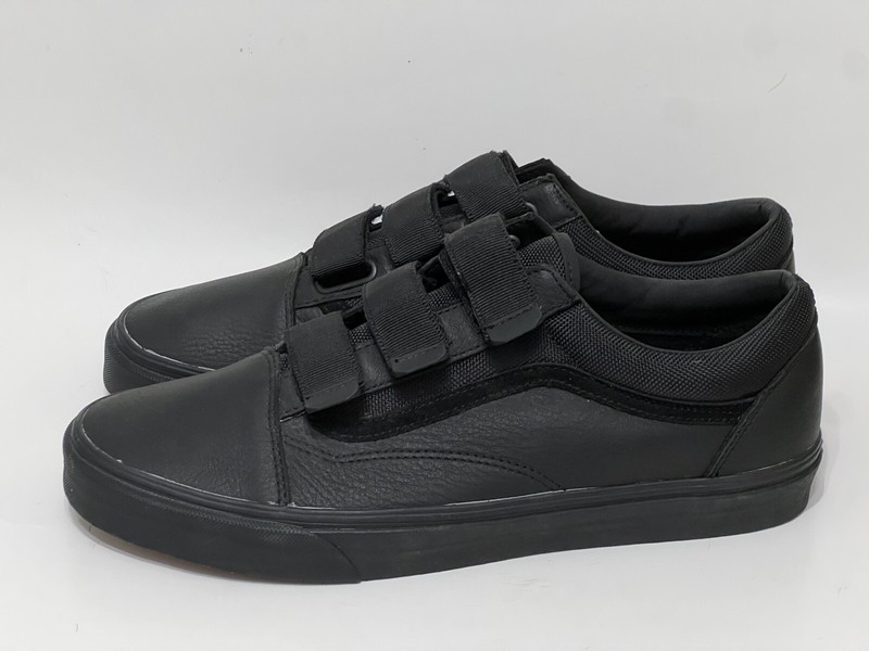 Vans Off The Wall 500714 Men’s Size 13 Black Skate Shoes Hook Loop Closures NWOB