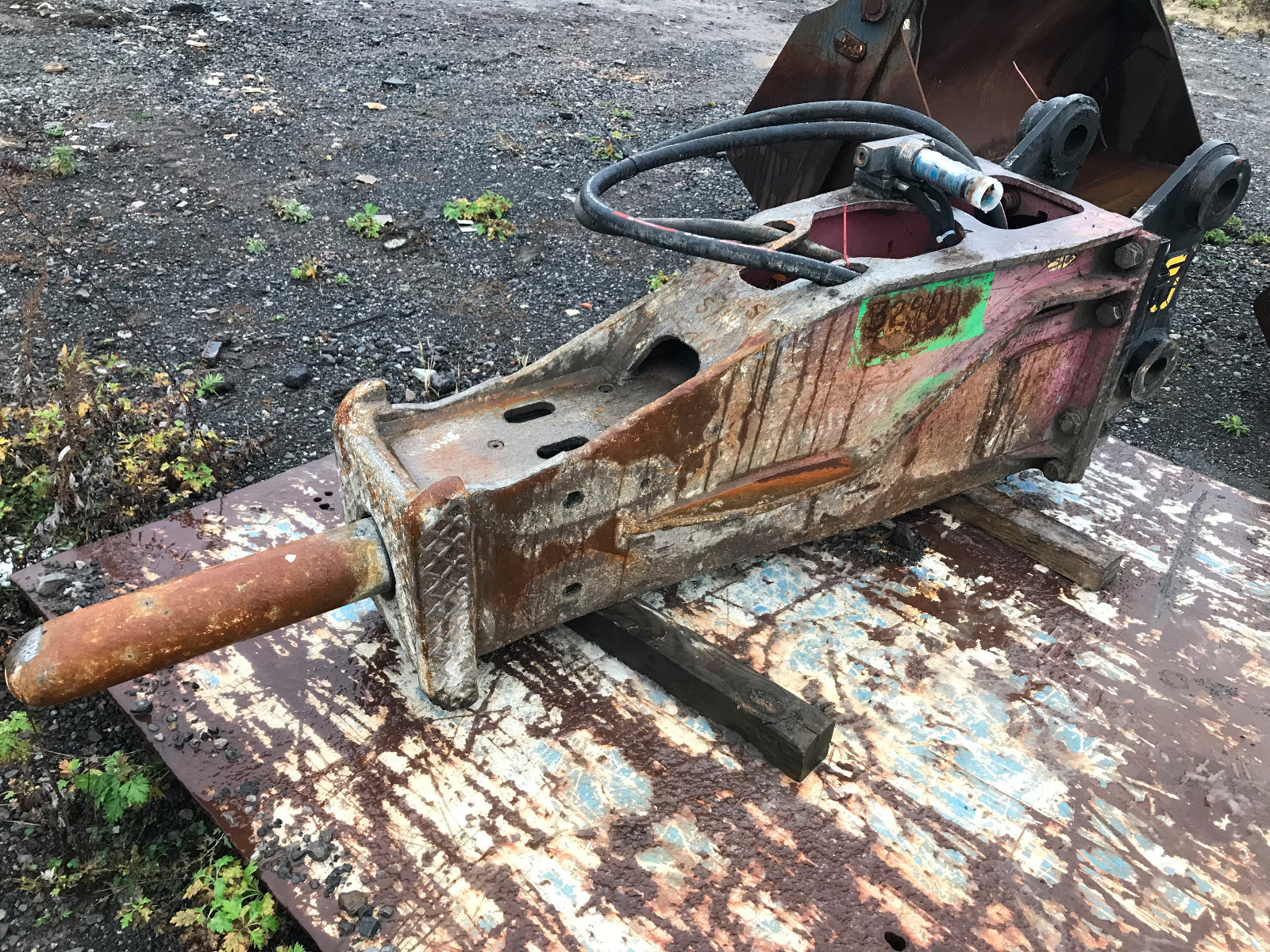 Allied 770CS Hydraulic Hammer Attachment, Fits CAT 320, 3000 lbs Class