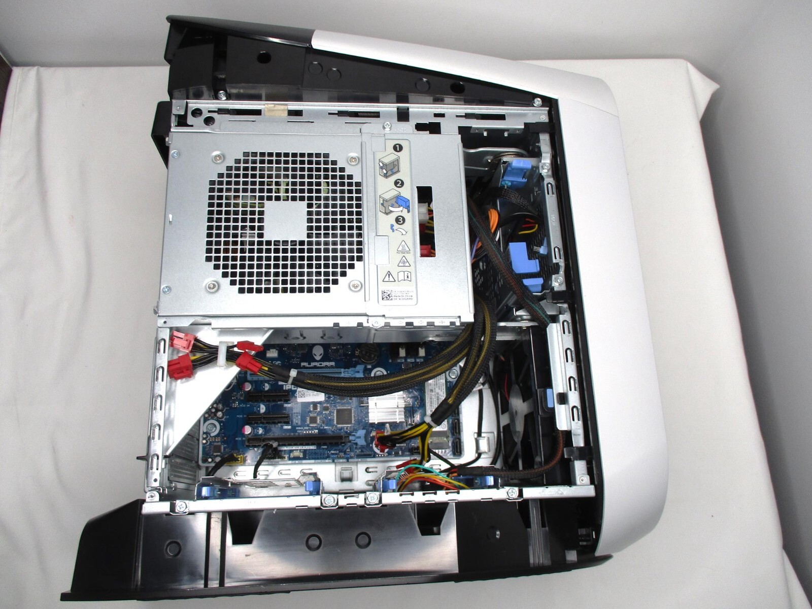 Alienware Aurora R12 i7-11700F Liquid Cool 32GB 1TB NVMe Wi-Fi 1000W PSU -NO GPU