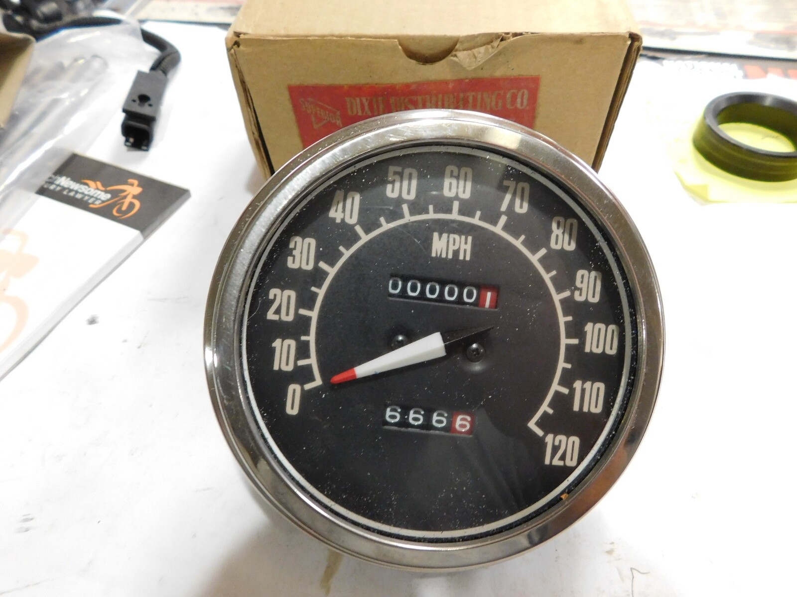 NEW 120 MPH HARLEY DAVIDSON SPEEDOMETER HEAD 67004-68C