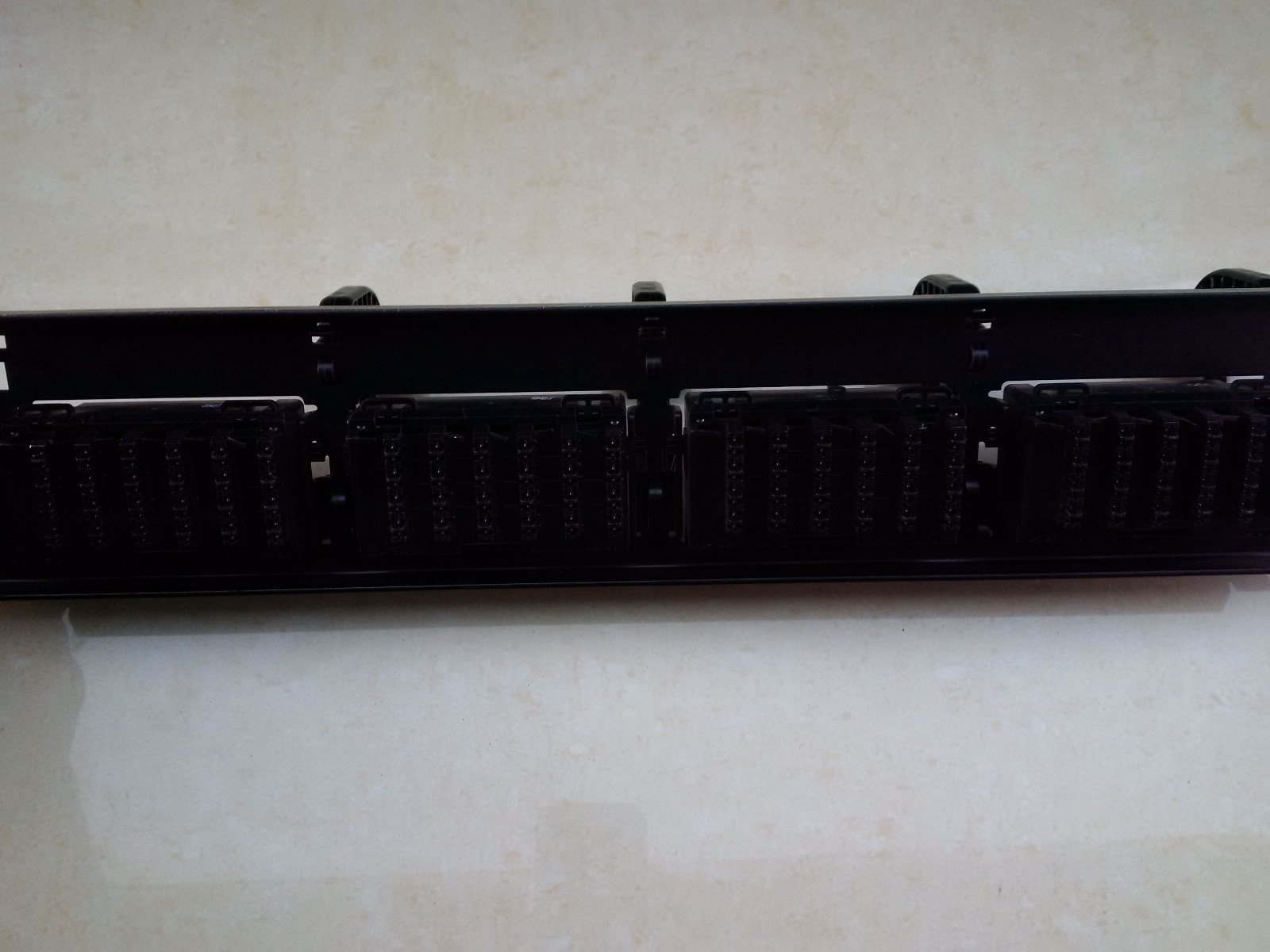 Lucent Patchmax DM2150-PSE 3  6-socket Module CAT5E 24 Port Patch Panel Loaded