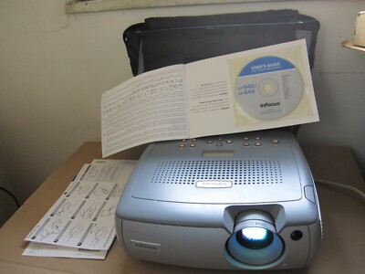 Infocus LP540 LCD Digital Projector With User's Guide CD, Quick Set up and Case