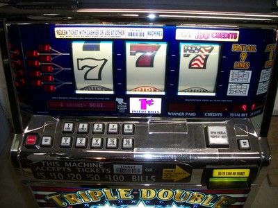 IGTS2000 TRIPLE DOUBLE STARS 3 REEL SLOT MACHINE