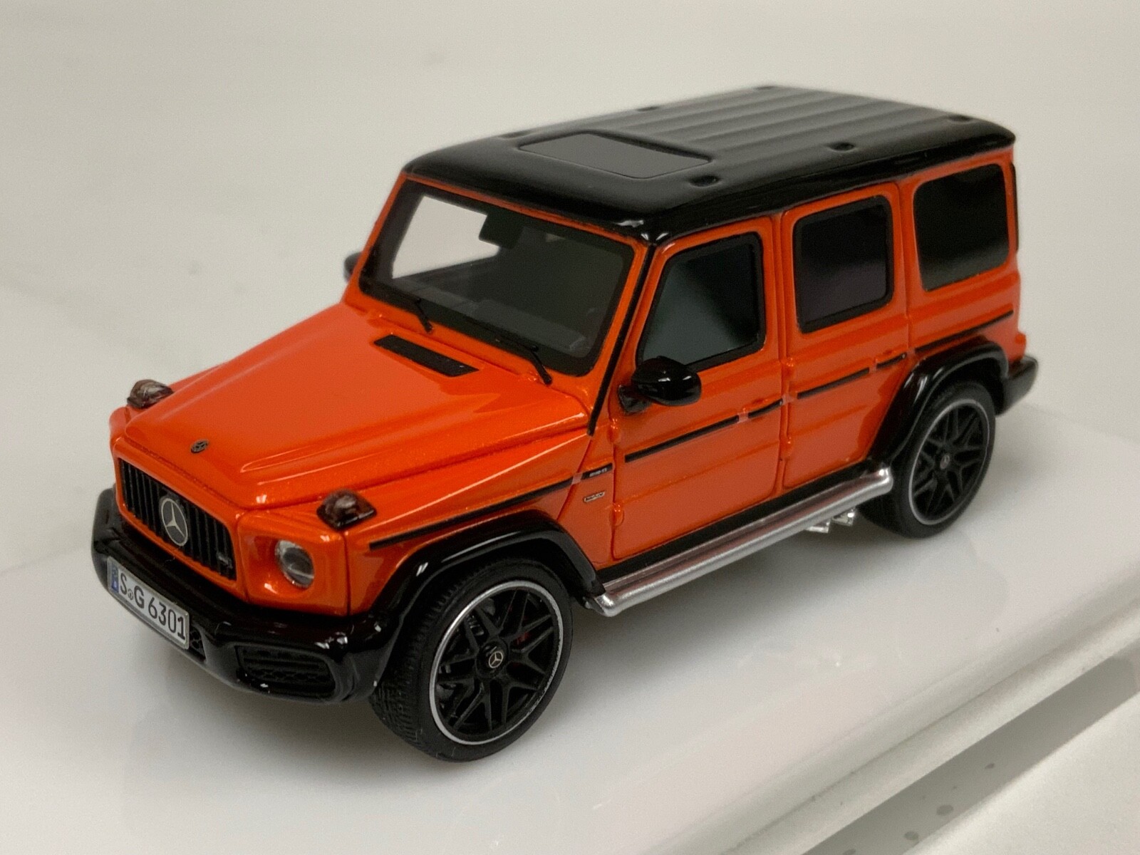 1/64 Motorhelix Mercedes Benz AMG G63 from 2019 in Orange 64