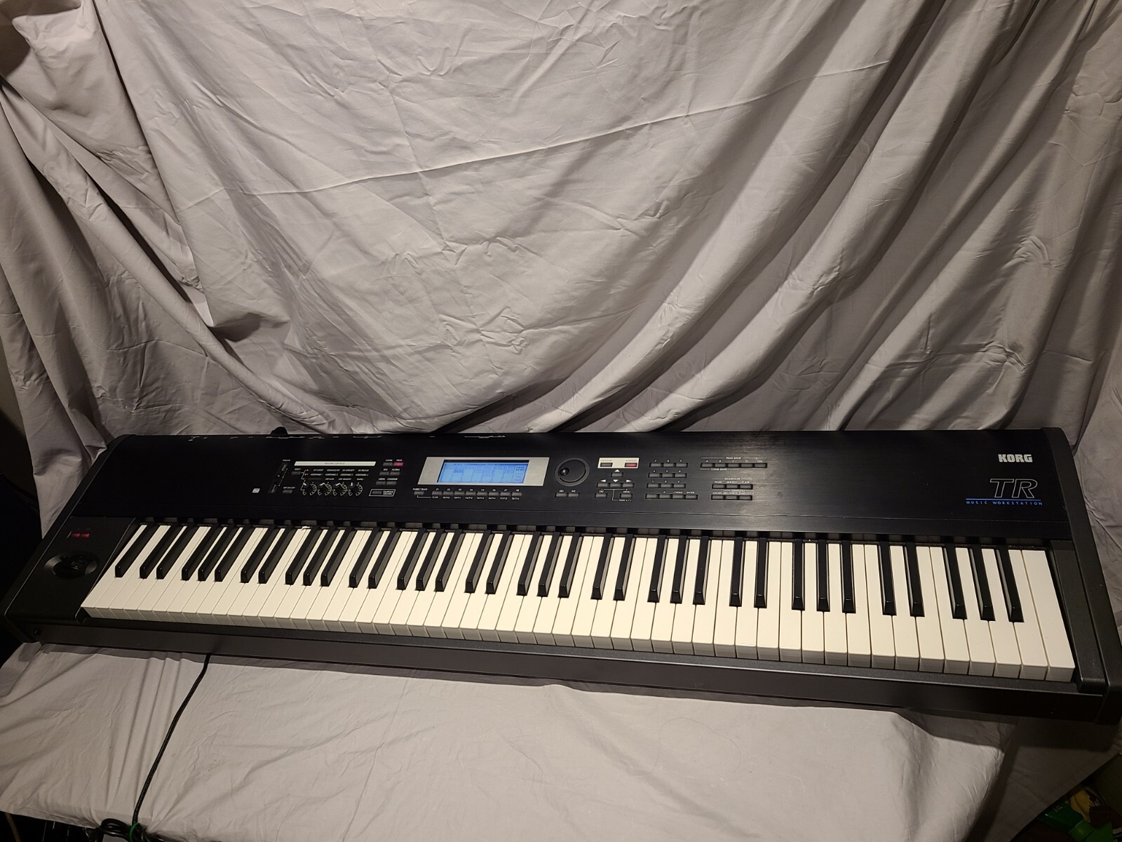 KORG TR88 シンセサイザー コルグ KORG TR-88 88 Key Keyboard Workstation Synthesizer W/ Power