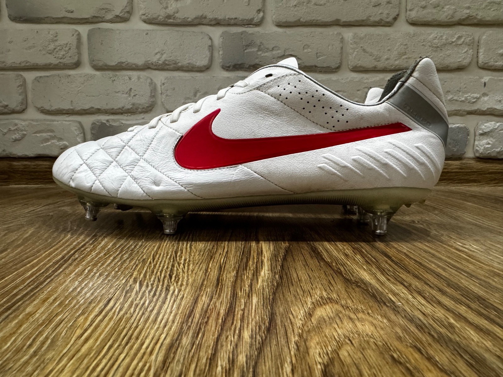 【ちま】新品 NIKE TIEMPO LIGERA 4 IV SG Nike Tiempo Ligera 4 SG Fire - University Red/White/Black