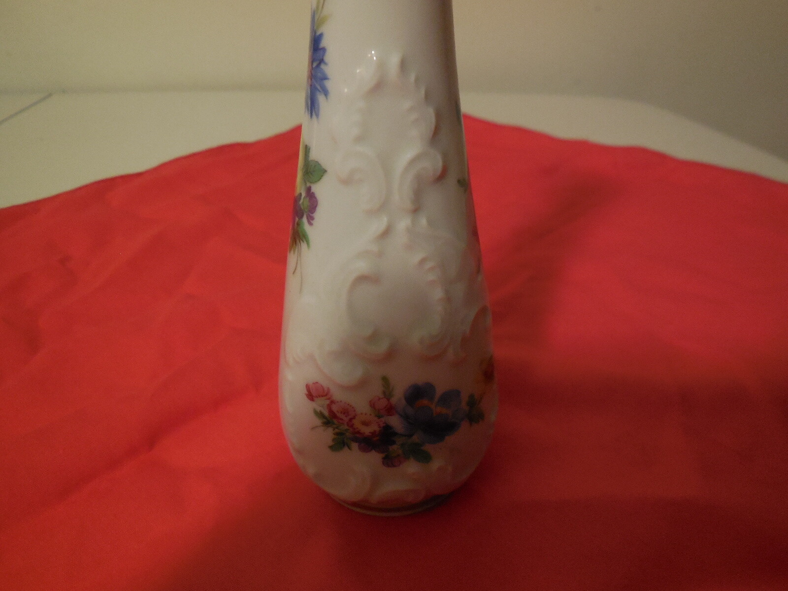 KPM Royal Porzellan Bavaria Germany Handarbet Floral Bud Vase,