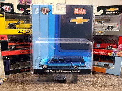 M2 Machines 1:64 1973 Chevrolet Cheyenne Super 30 Dually w