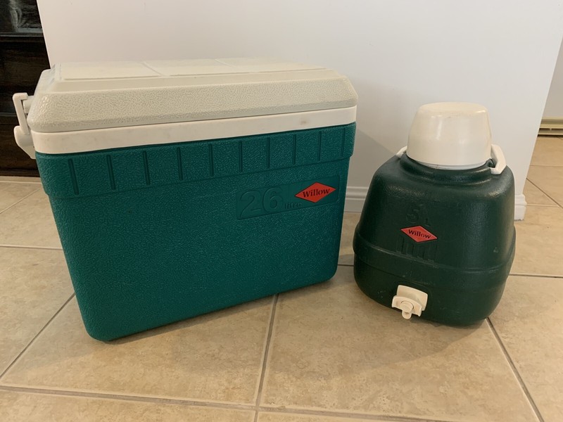 esky 16 can hybrid cooler with ice brick