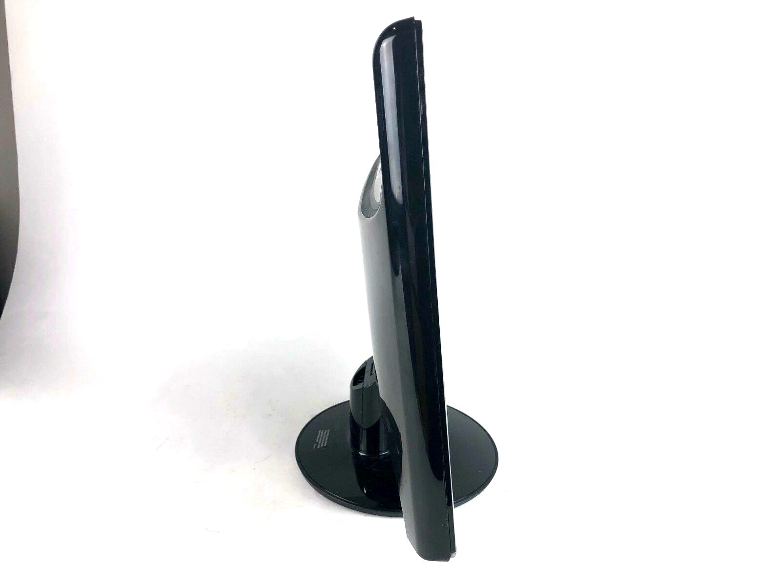 LG Computer Monitor 22” Flatron W2252TQ *Excellent Condition* Tested*