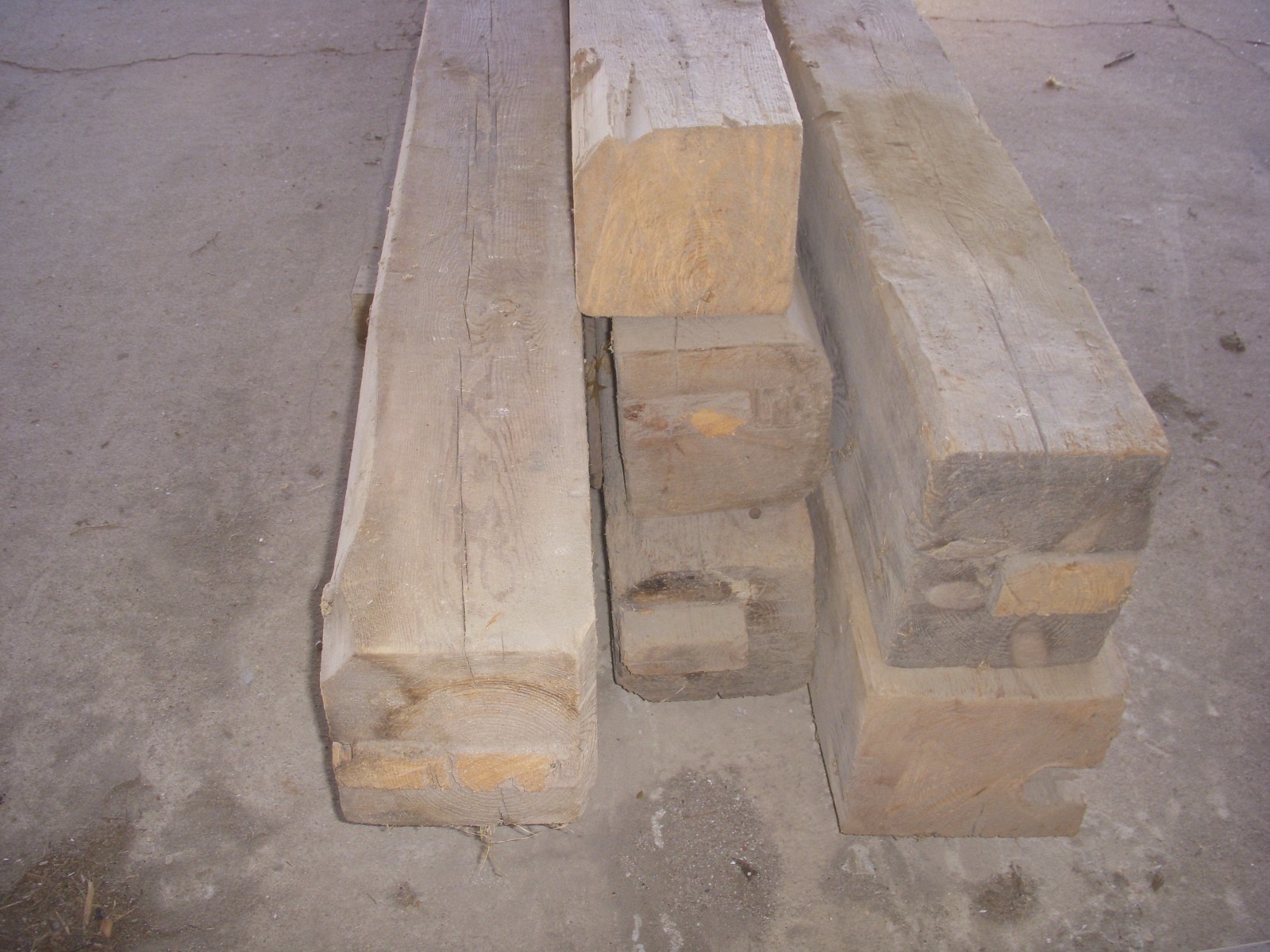 antique barn beams / old pine beams 8