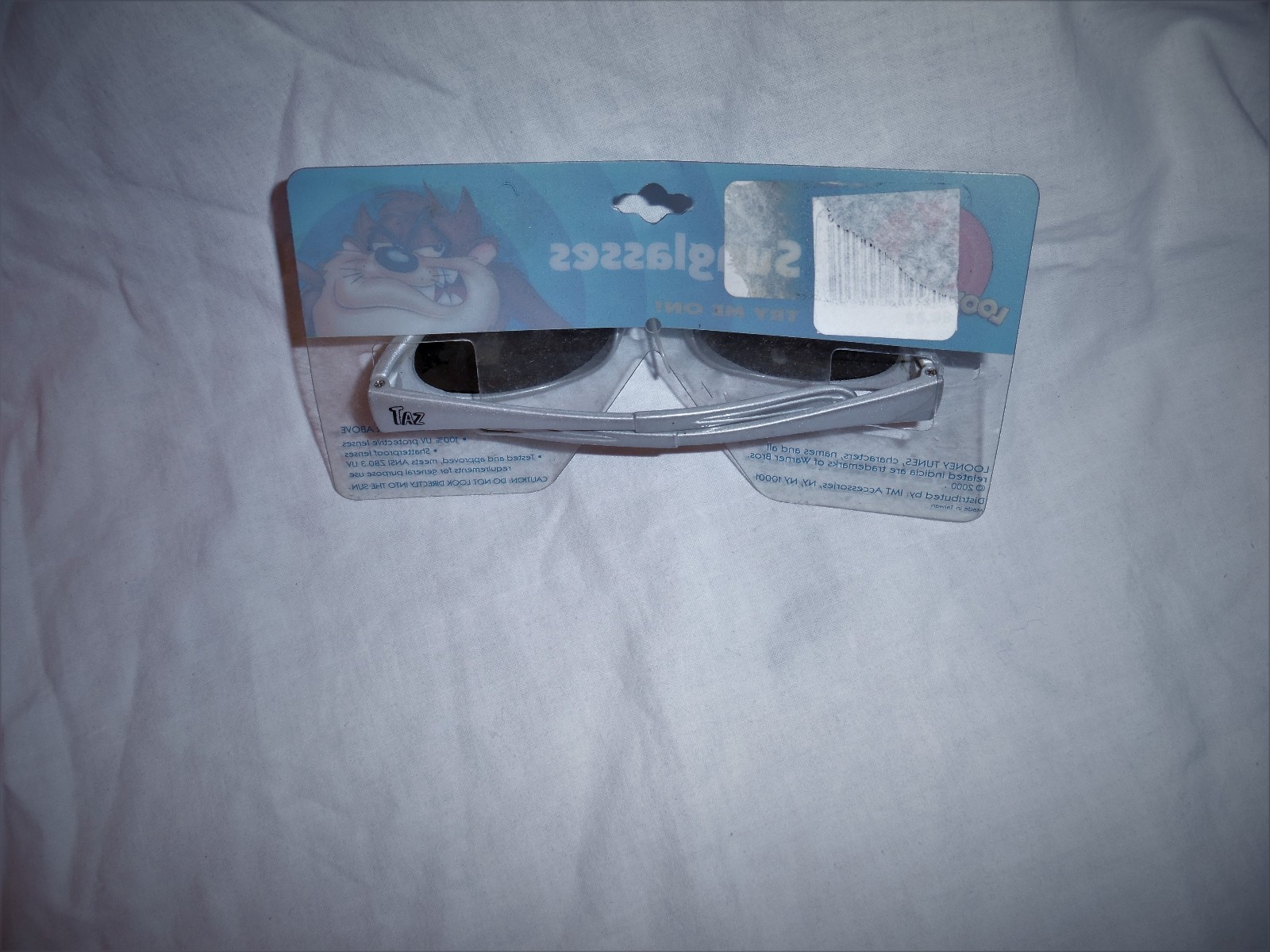 BRAND NEW  2000 WARNER BROS. LOONEY TUNES TAZ SILVER SUNGLASSES UV PROTECTION