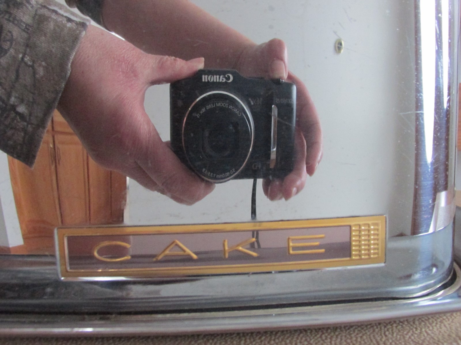 vintage retro chrome lincoln beautyware cake carrier w/locking lid