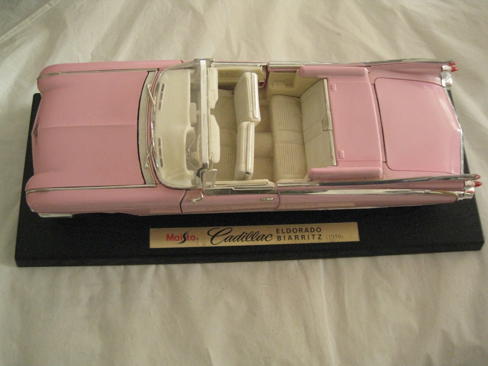 Vintage1959 CADILLAC ELDORADO BIARRITZ PINK 1/18 DIECAST MODEL CAR