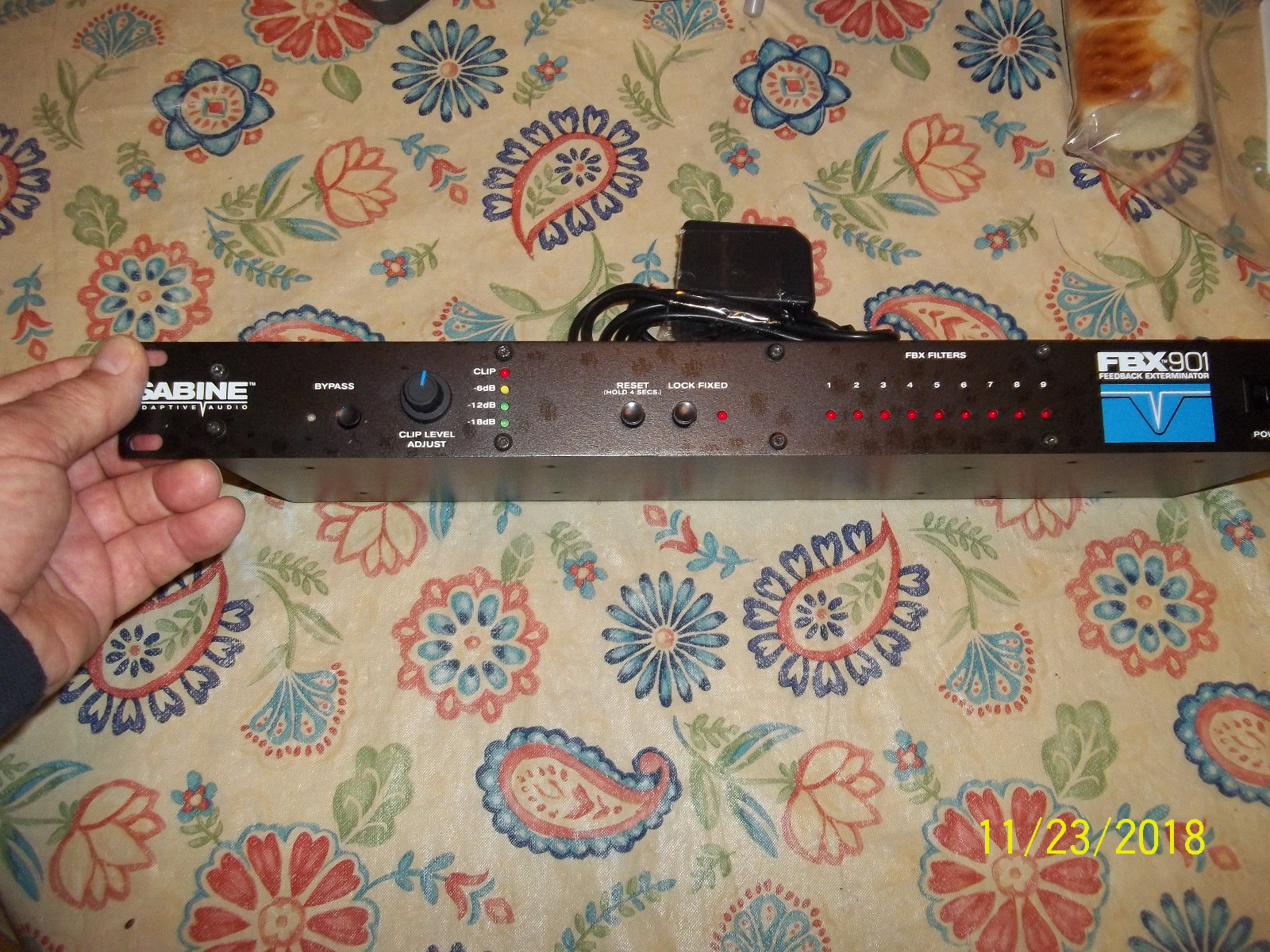 SABINE FBX 901 FEEDBACK EXTERMINATOR W/POWER SUPPLY