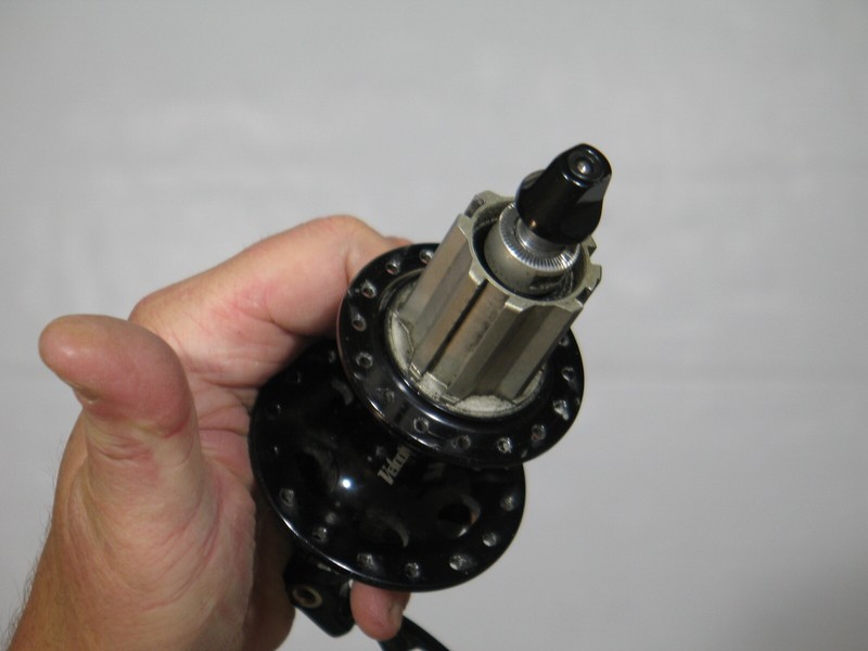 VELOCITY ROAD HUB REAR Shimano/SRAM  32 Hole W/ Skewer Race Disc 6-Hole  EUC+++