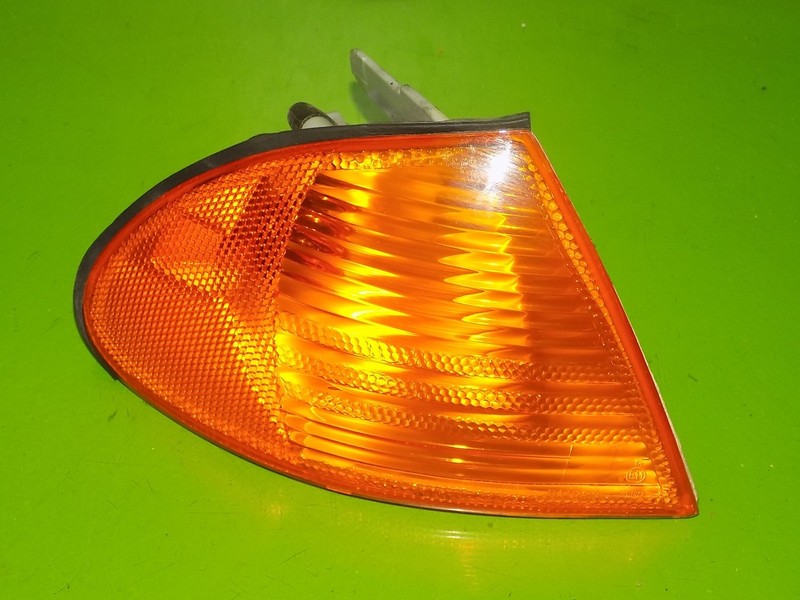 99-01 BMW 325i sedan BM023-B000R passenger right corner marker light eagle eye