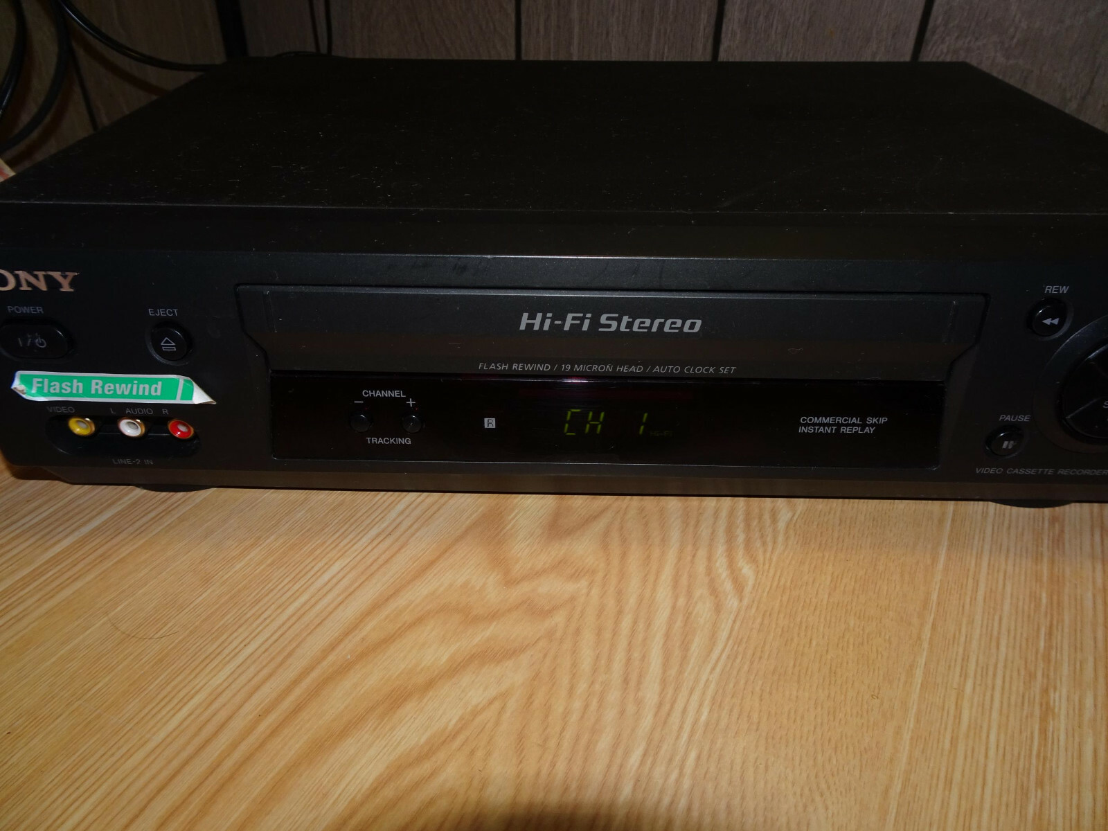 Sony Video Cassette Recorder VHS VCR SLV-N500 Hi-Fi Stereo W/ Remote & Cables