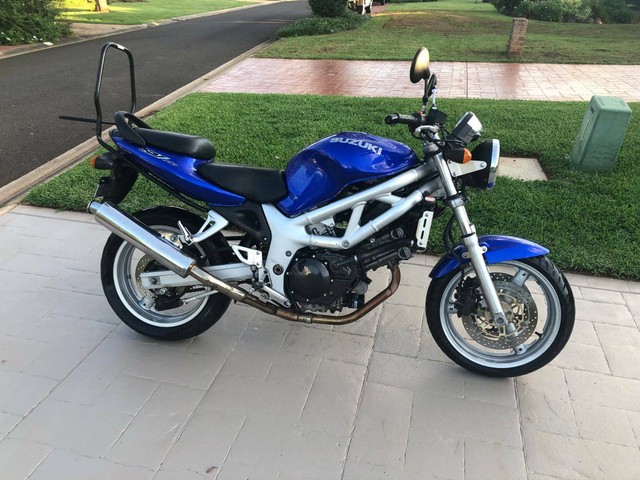 Naked bike suzuki