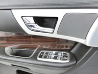 Jaguar XF X250 11-15 Lim Türverkleidung Türpappe Links Vorne Leder Jaguar XF X250 11-15 08.04.2013 gebraucht Vorschau 4