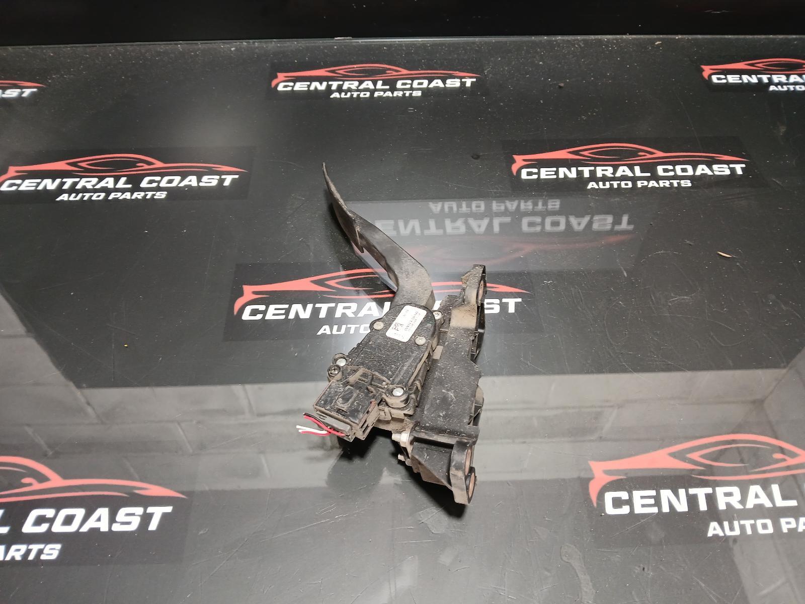 2013 Nissan Navara PEDAL ASSEMBLY D40 ACCELERATOR PEDAL P/N 18002EB400 SUIT ALL ENG image 2