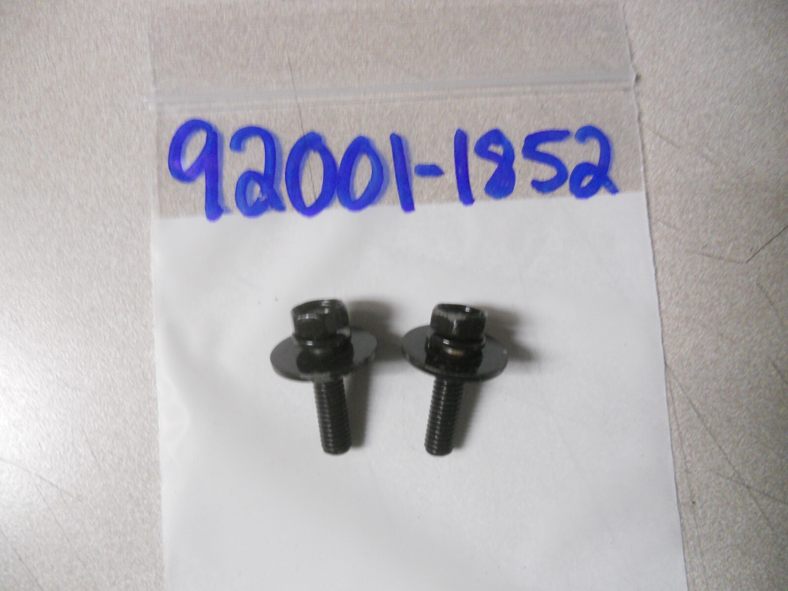 NOS Bolt Fits: Kawasaki 85-87 ZX750 86-91 AR125 84-94 EX305 NOS Bolt Fits: Kawasaki 85-87 ZX750 86-91 AR125 84-94 EX305