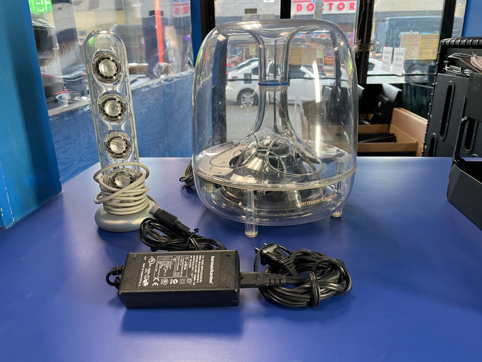 HARMAN KARDON Clear SoundSticks PC Speaker With only the HARMAN KARDON Clear SoundSticks PC Speaker With only the