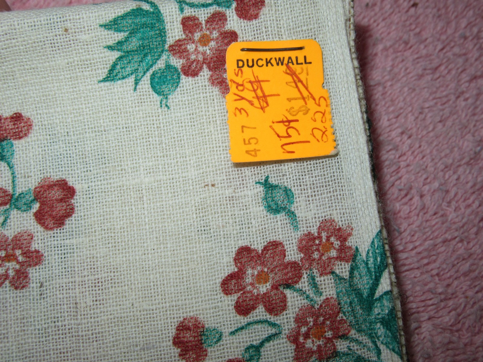 Vintage Fabric - Linen-Like Red Flowers - 45