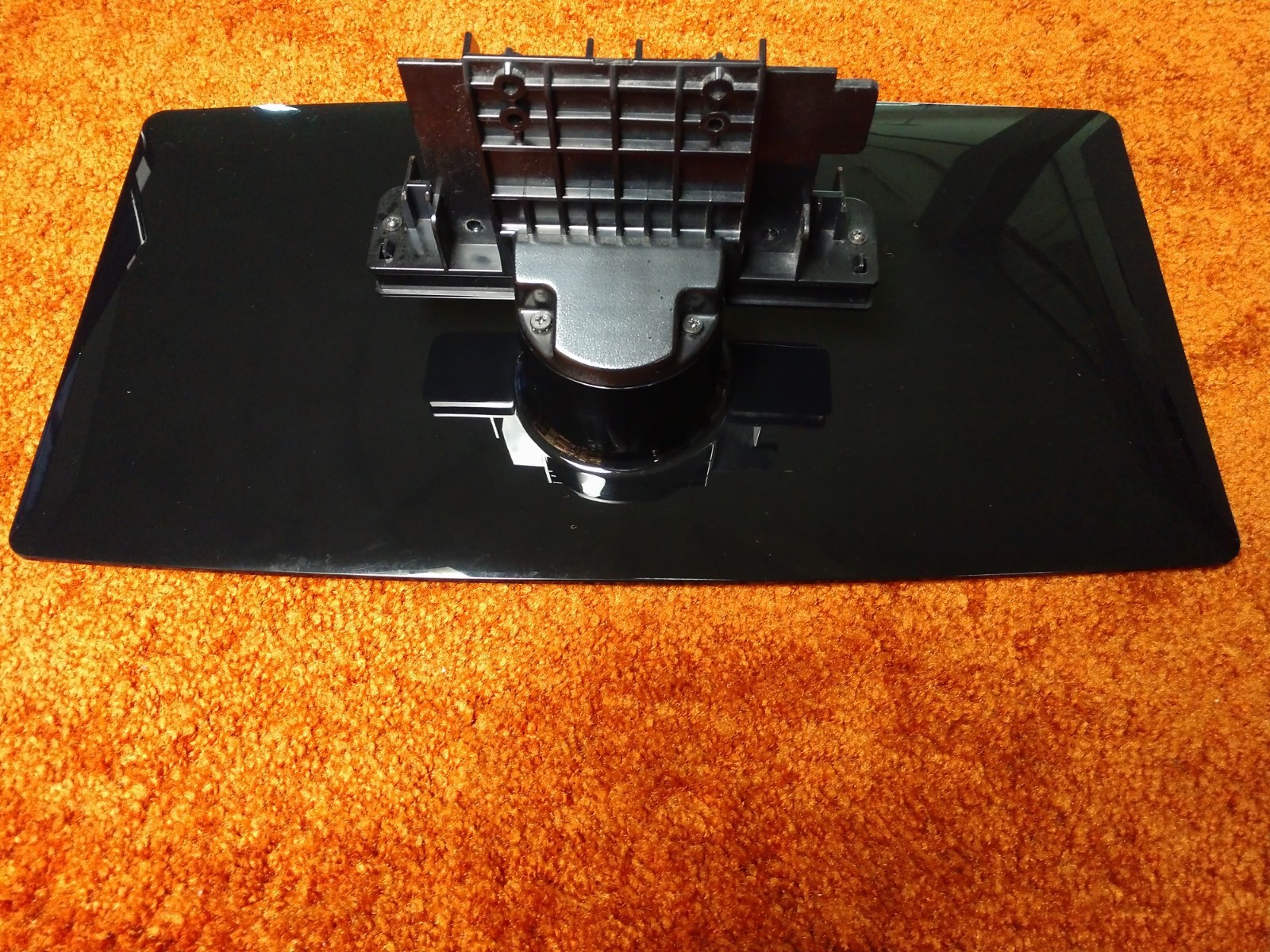 LG  Stand  47LD450   screws included