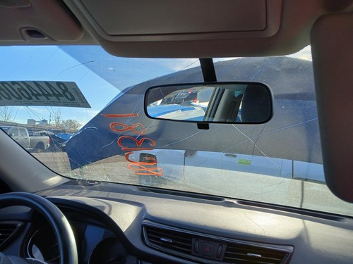 Used Front Center Interior Rear View Mirror fits: 2018 Nissan Rogue w/o automati
