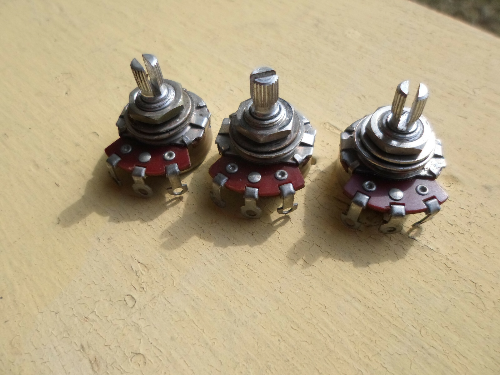 Fender vintage pot 70 年　2個 Vintage 1970 Fender Stratocaster Pots 250K Potentiometers