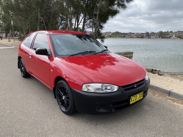 Mitsubishi mirage 2002
