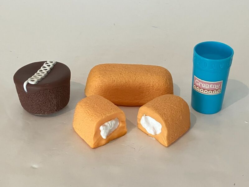 Hostess Pretend Play Toy Dessert Food Vintage Twinkies Ding Dong Snack Cakes