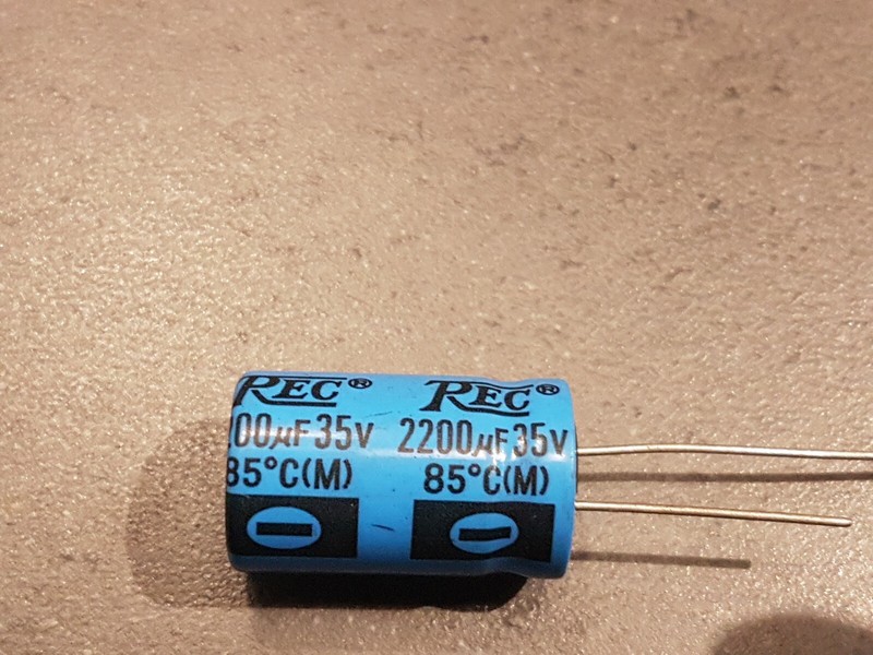 Condensateur 2200uf 35 V 