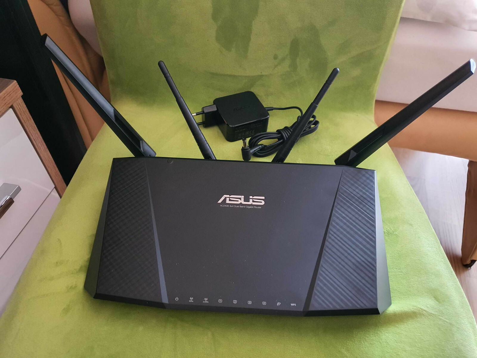 Asus RT-AC87U WLan Router (WiFi 5 AC2400 MIMO, 4x Gigabit LAN)  Top Zustand 