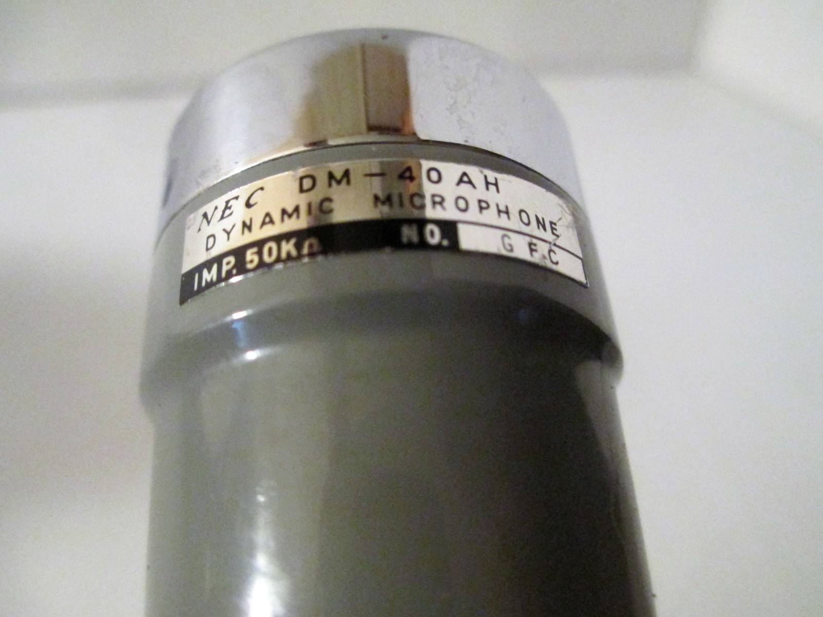 AIWA/NEC DM-40 AH DYNAMIC MICROPHONE S IMP 50K WITH STAND