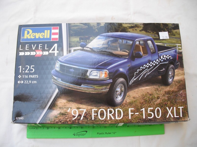 Revell 07045, 1997 Ford F-150 XLT Pickup, Level 4, Plastic Model Kit, 1:25 Scale