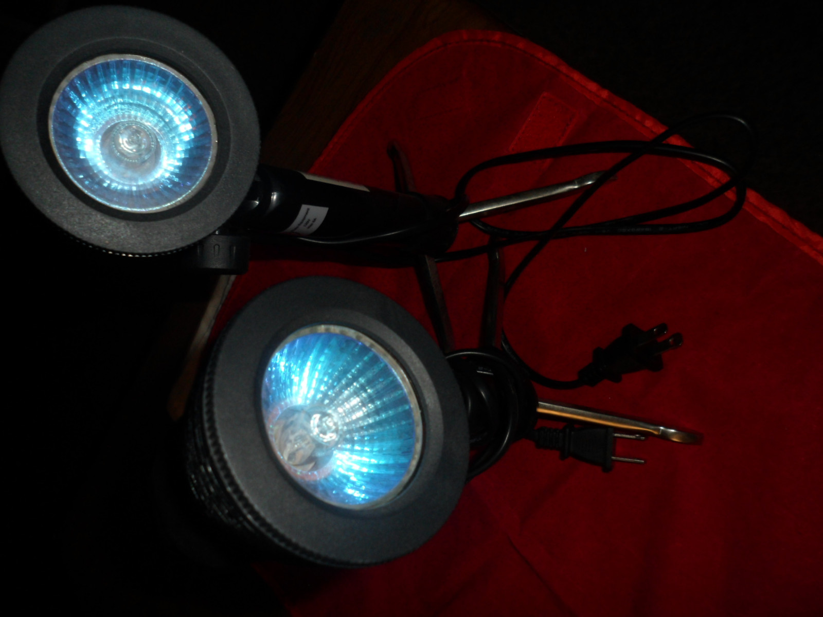 ADJUSTABLE PHOTOGRAPHY LIGHTS with STANDS and LIGHTING lot of 2