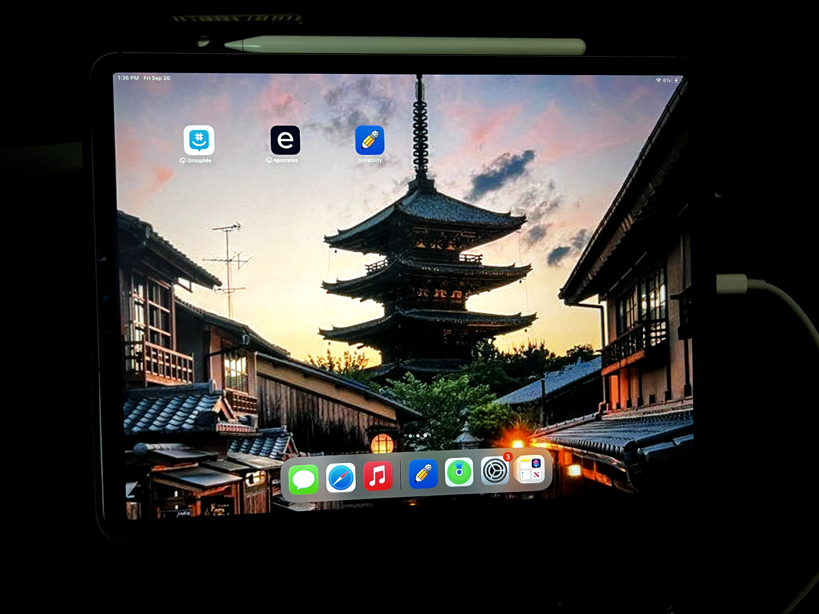 Apple iPad Pro 3rd Gen. 64GB, Wi-Fi + 4G (Unlocked), 12.9 in