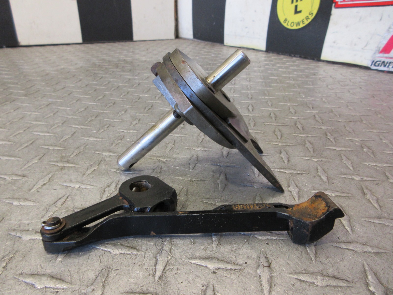 MERCURY SHIFT YOKE ASSEMBLY 861175-C BRAVO ONE 1 UPPER CAM